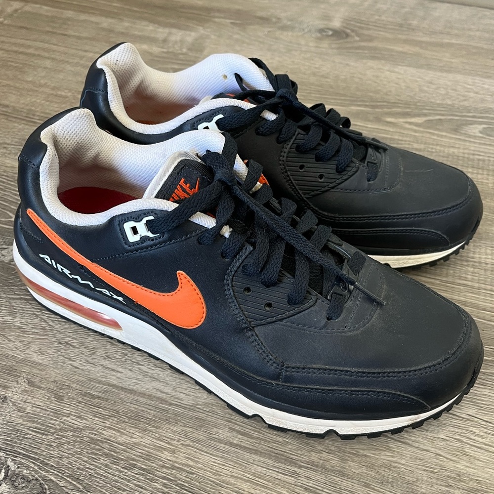 Men’s Nike AirMax 9.5